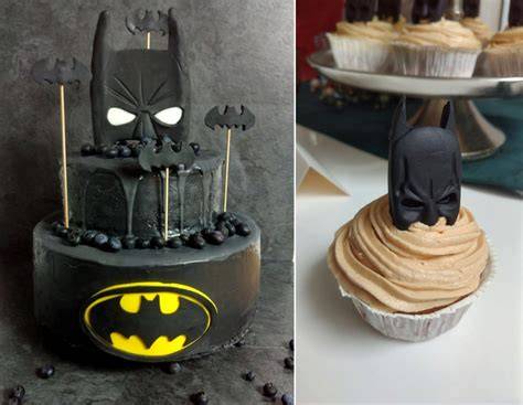 Batman Torte auf Geburtstagstisch