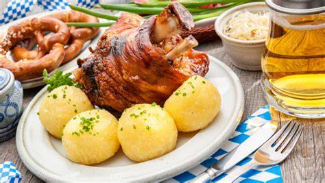 Bayerische Gerichte und gemütliche Stube