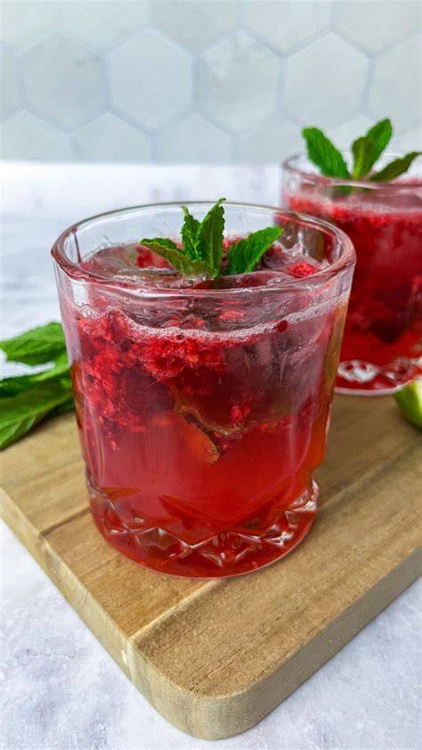 Beeren‑Mojito mit Himbeeren