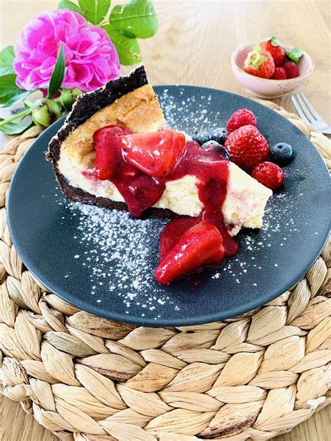 Beeren-Käsekuchen ohne Zucker aufgeschnitten