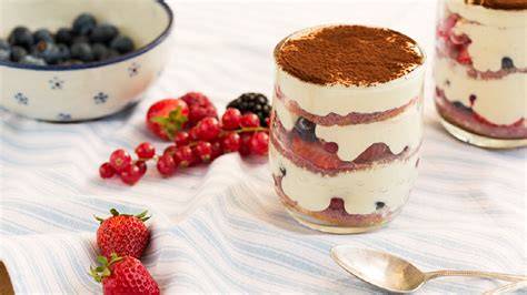 Beeren-Tiramisu im Glas