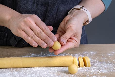 Befüllen und Backen von Engelsaugen - Schritt-für-Schritt