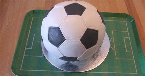 Beispiel: Cake Board mit Fondant überzogen