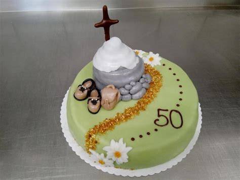 Beispiel: Motivtorte mit Fondantüberzug und Blütendekor