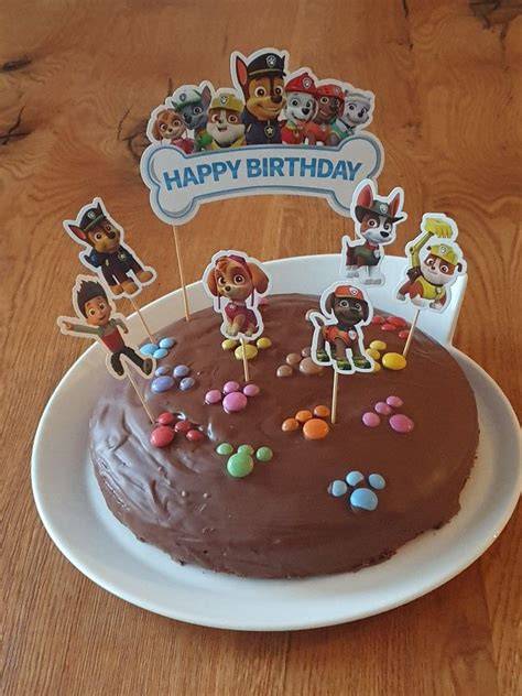 Beispiel: Paw Patrol Motivtortenaufleger auf einem Schokokuchen