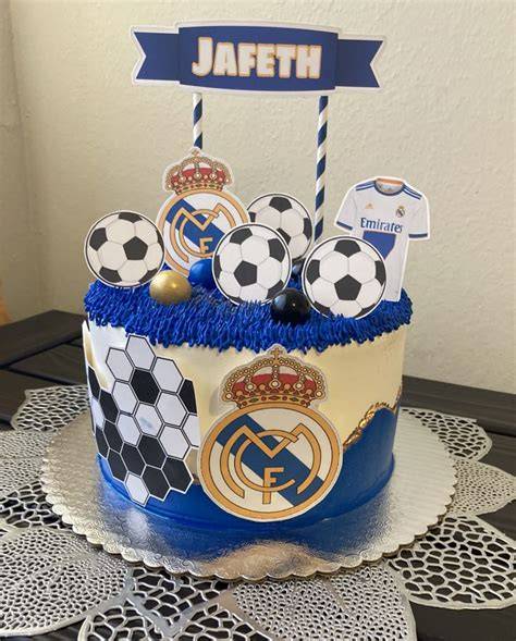 Beispiel: Versandfertig verpackte Real Madrid Torte