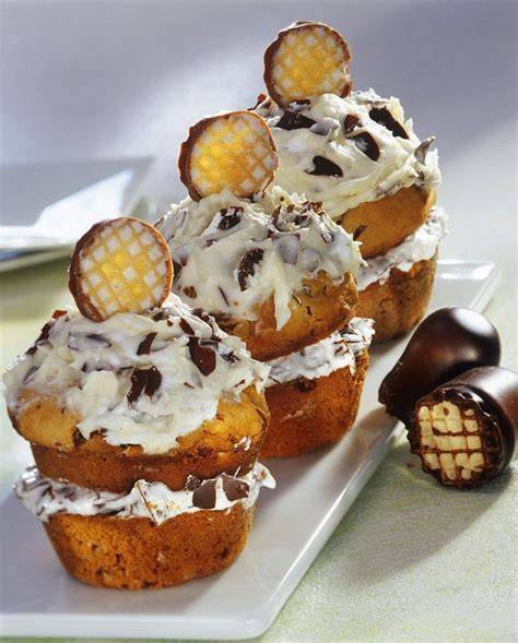 Beispiel Tischdekoration mit Muffins und Schaumküsse