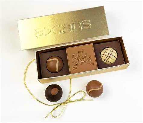 Beispiel elegante Pralinenbox mit Satinschleife