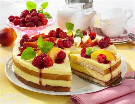 Beispiel-Tortenboden-Schema: Boden, Pudding, Obst, Glasur