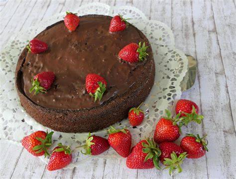 Beispiel-Variationen Wilde Sau Torte mit Kirschen, Preiselbeeren, Schokolade