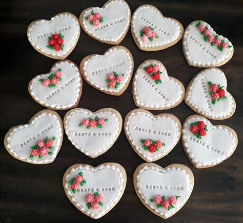 Beispiele: Hochzeitskekse mit Stempeldekor, Fondant und Royal Icing in Pastellfarben