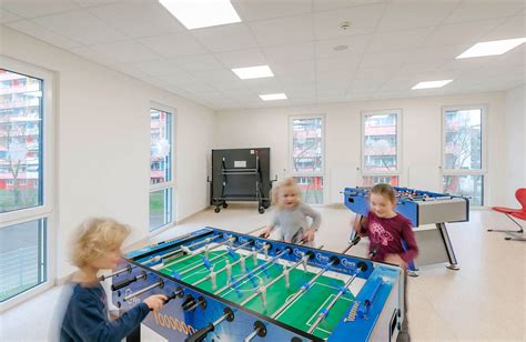 Beispiele für Haftungstatbestände: Tierhalter, Gebäude, Verrichtungsgehilfe