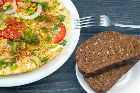 Beispielmahlzeiten: Vollkornbrot mit Hülsenfrüchten und Gemüse