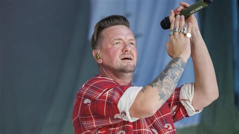 Ben Zucker bei einem großen Konzert im ausverkauften Stadion