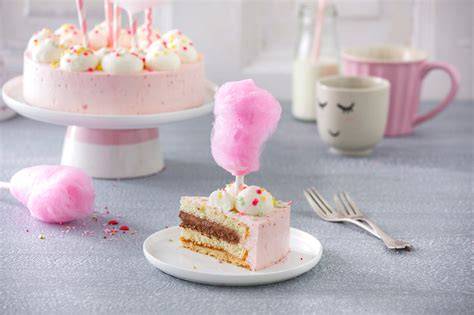 Benjamin Blümchen Torte mit Waldmotiv und Zuckerwatte