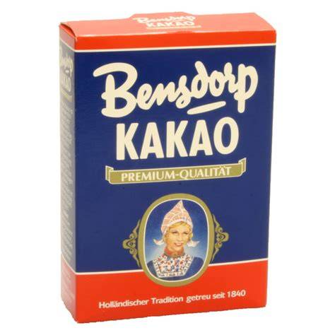 Bensdorp Kakaopulver im Verwendungskontext: Backen und Heißgetränk