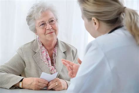 Beratungsgespräch und Erstkontakt beim Pflegedienst