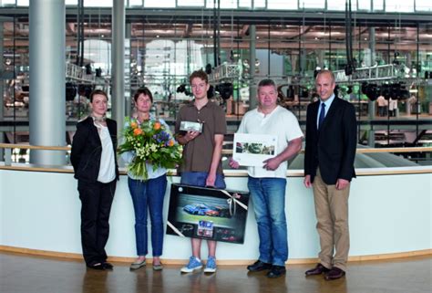 Besucher beim Event in der gläsernen Manufaktur