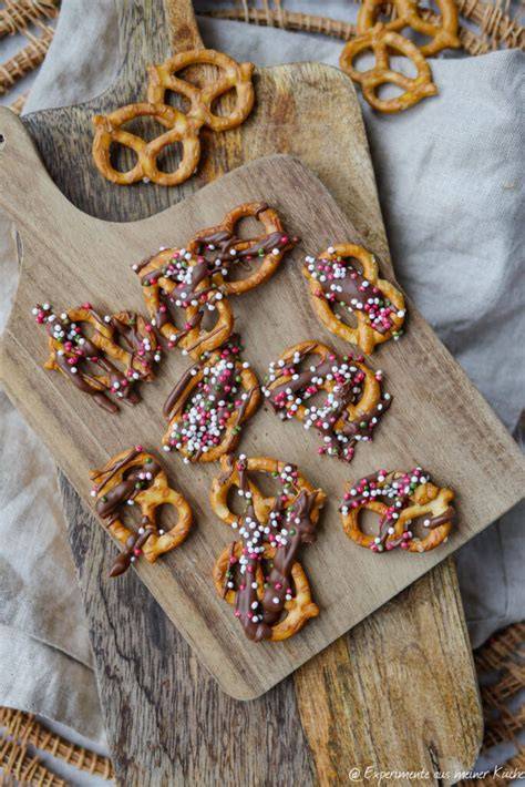 Bier-Brezel-Cupcakes mit Schokobrezeln als Dekoration