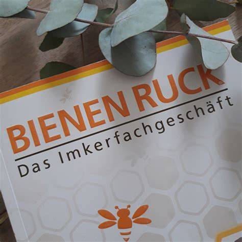 Bihophar-Imker bei der Qualitätssicherung und Honigernte