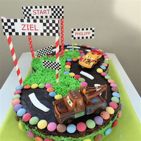 Bild: Auto-Torte mit Führerschein-Motiv im Konzept 