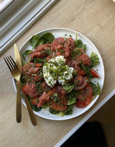 Bild: Caprese-Salat, Burrata, Carpaccio - passende Begleiter