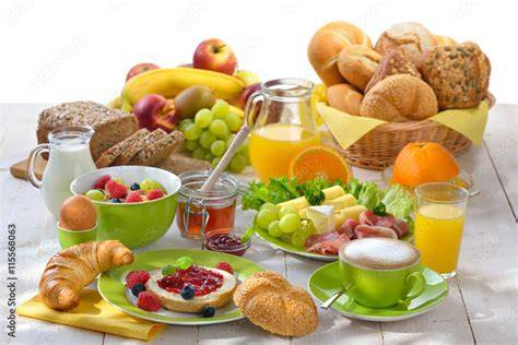 Bild: Frühstückstisch mit ketogener Marmelade