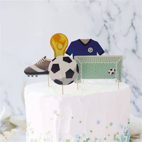 Bild: Trikot-Torte Grundaufbau und Fondantüberzug