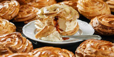 Bild: Typische tschechische Desserts - Koláče, trubičky, větrník