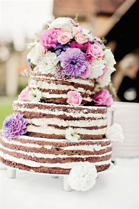 Bild: Verschiedene Dekorationsarten von Hochzeitstorten - Fondant, Naked Cake, Blumen