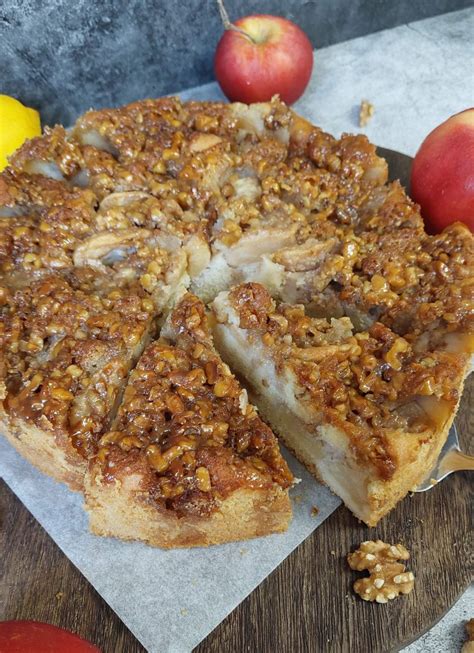 Bild: karamellisierte Walnusskruste auf Apfelkuchen