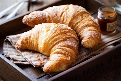 Bild eines typischen französischen Croissants, um die Form zu visualisieren