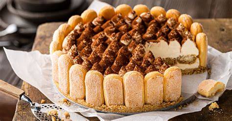 Bild von Tiramisu-Torte - Boden und Creme-Schichtung