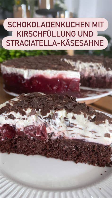 Bildidee: Schoko-Nikoläuse grob zerlegt über Kuchen