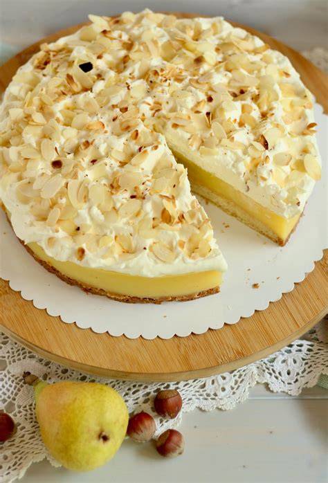 Birnen Sahne Torte mit Pistazien und Schokoladenraspeln