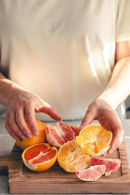 Birnen und Orangen auf einem Brett, Zutatenübersicht
