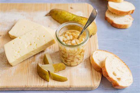 Birnen-Chutney auf Käseplatte
