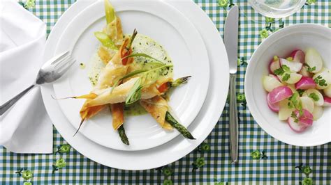 Birnen-Schokomousse mit Gelatine und luftigem Schaum