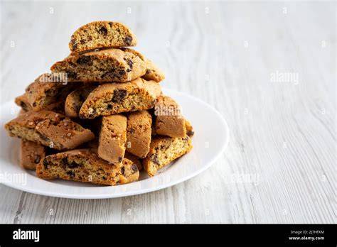 Biscotti und Cantuccini auf einem Teller