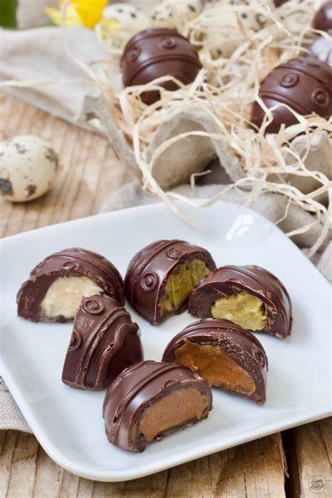 Blätterkrokant Ostereier und Eierlikör Ostereier Osterpralinen