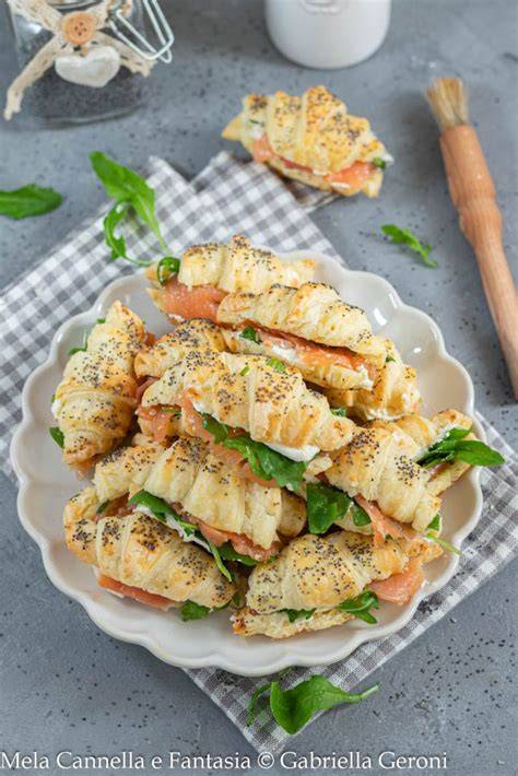 Blätterteig und Zutaten für herzhafte Croissants