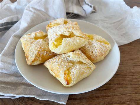Blätterteig-Puddingtaschen frisch gebacken
