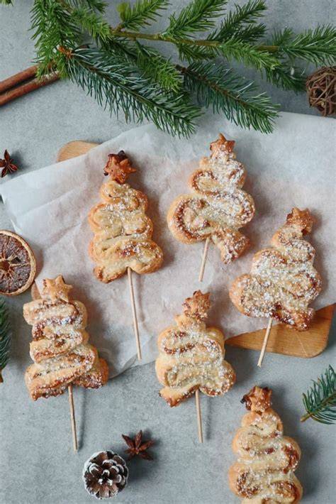 Blätterteig-Tannenbäume auf Holzspieß