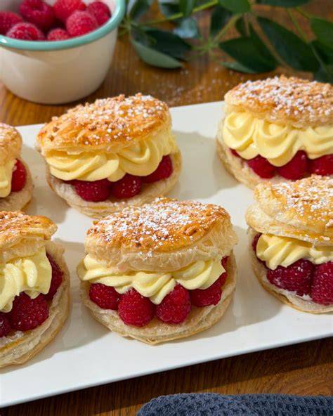 Blätterteigschnitte mit Himbeeren und Vanillecreme