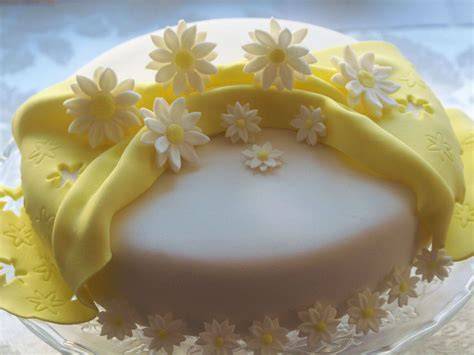Blüten, Figuren, Cake Topper aus Fondant
