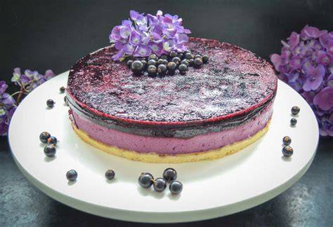 Blaubeer-Topping und Fruchtspiegel für Skyr-Torte