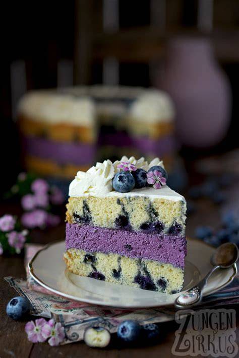 Blaubeertorte angeschnitten
