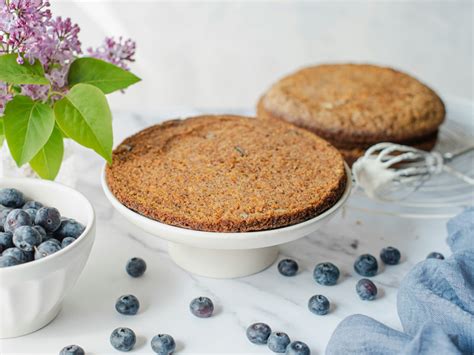 Blaubeertorte auf Tortenplatte