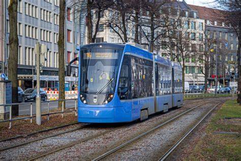 Blaue Schoko-Nikolaus-Aktion in einer deutschen Stadt