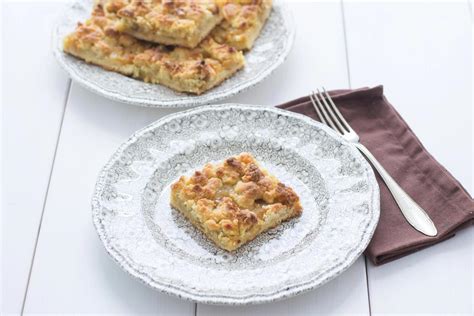 Blechkuchen auf dem Tisch
